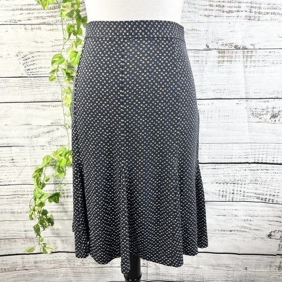 Talbots Skirt 8 Navy Blue Polka Dots Knee Flared A Line Slinky Stretch Modest - Picture 1 of 8